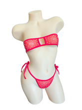 Load image into Gallery viewer, Vegaskini - Red Mesh -LUX Collection-
